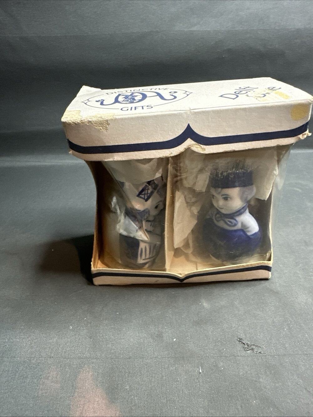 Vintage Blue & White Ceramic Dutch Couple Boy & Girl Salt & Pepper Shakers Set
